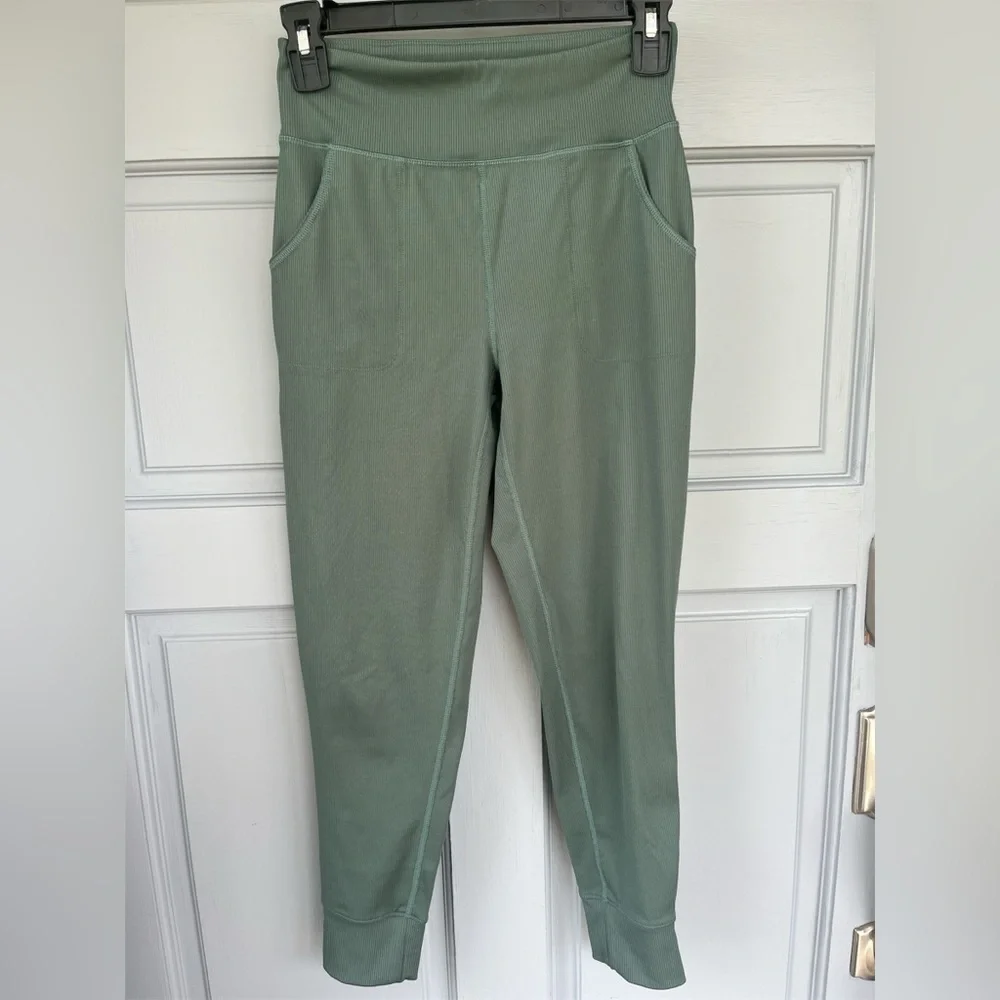 Old Navy Active High-Rise Ribbed Jogger Green Like New Girls Sz 10